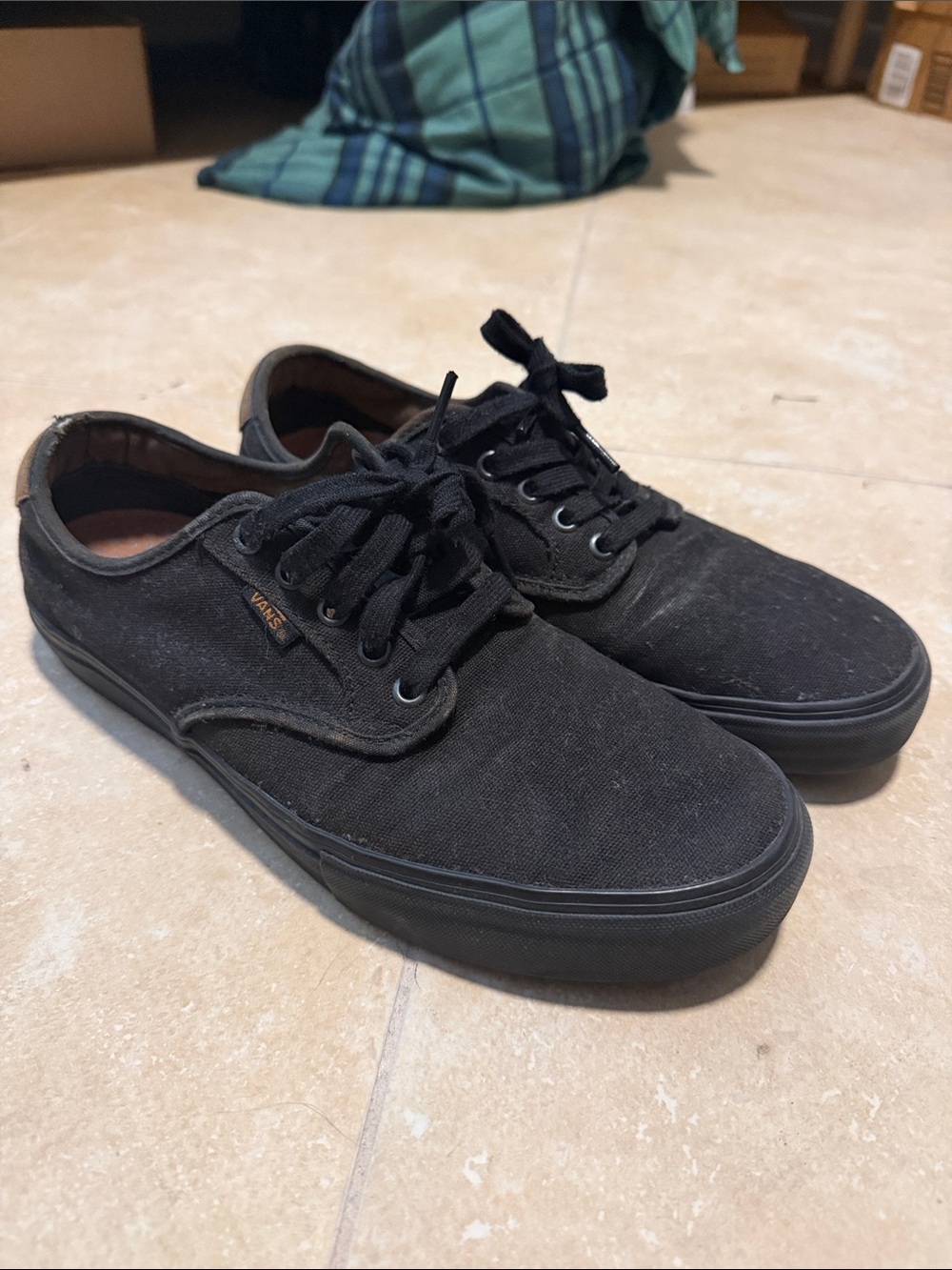 Vans Men’s Black Canvas Low-Top Sneakers - All Black